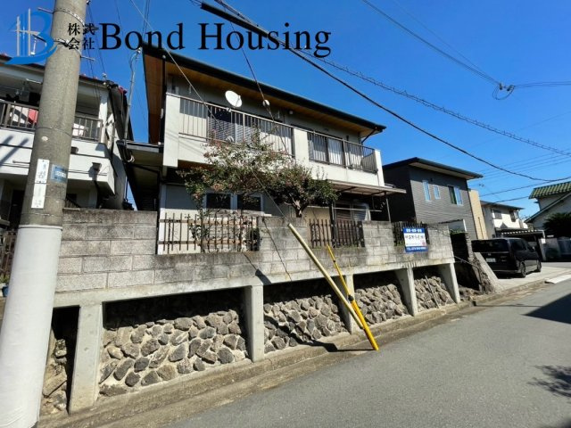 「閑静な住宅地」「駐車場なし」魚住町金ケ崎　築55年の前面道路含む現地写真