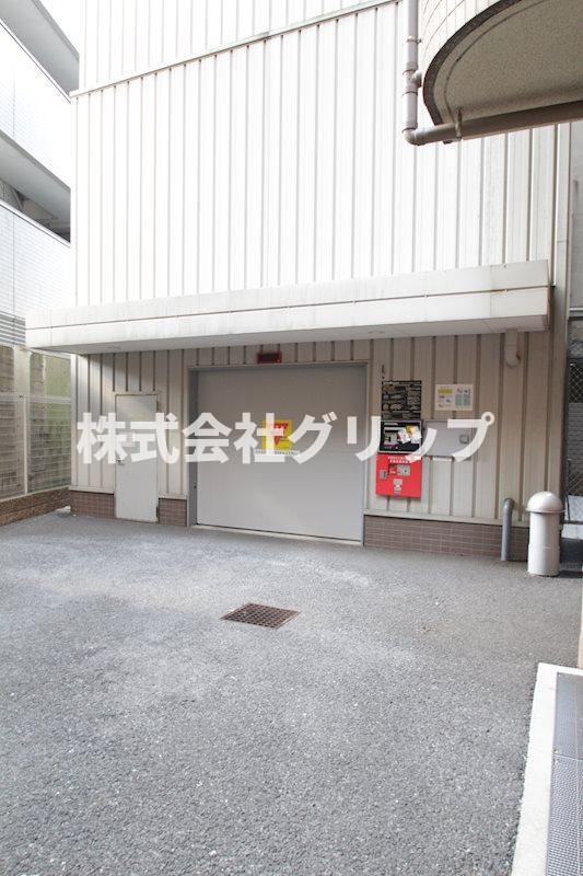 HF関内レジデンスの駐車場