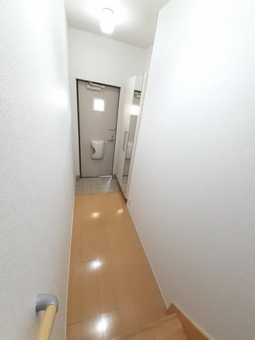 グランツ・Ｓ　　　刈谷市近郊の賃貸はクラスホーム刈谷店の玄関|きれいな玄関です