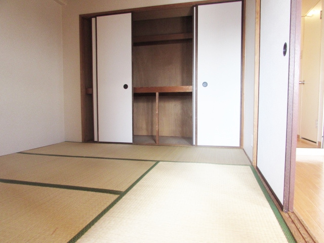 アクティハイツ宝塚の和室