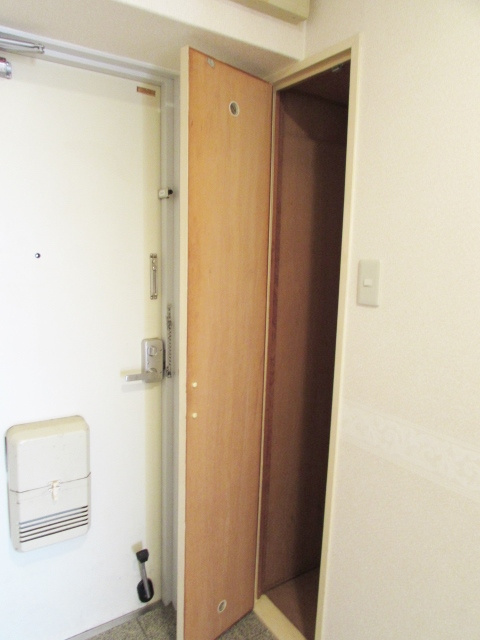 アクティハイツ宝塚の玄関
