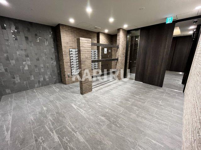 クレストタップ京橋のエントランス