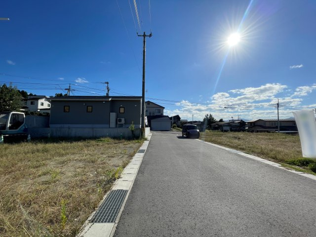 【建築条件付き売地】　会津若松市北青木　城南小・第五中の前面道路含む現地写真|小学校までは徒歩8分！お子様の通学も安心の立地で子育て世代にもおすすめです！