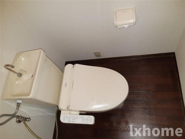 伸栄ハイツのトイレ|ゆったりとした空間のトイレです