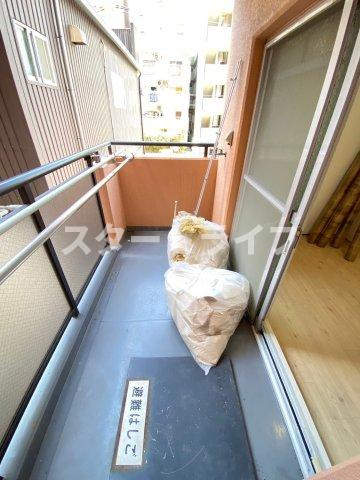 大阪市淀川区東三国６丁目の賃貸マンションのバルコニー