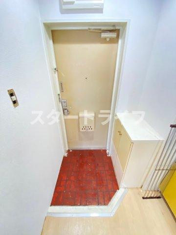 大阪市淀川区東三国６丁目の賃貸マンションの玄関
