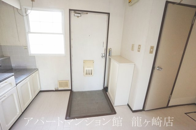 北方ハイツの玄関