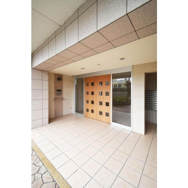Court Midi　塩原小学校区のエントランス|Court　Midi