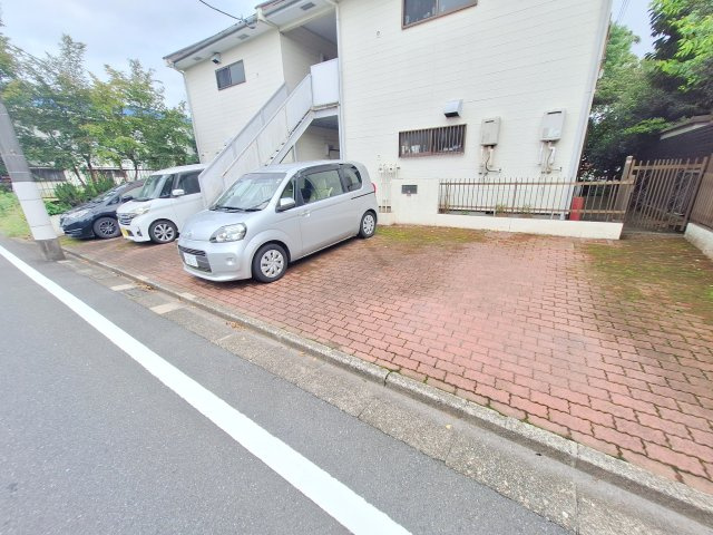 サングリーン清水の駐車場