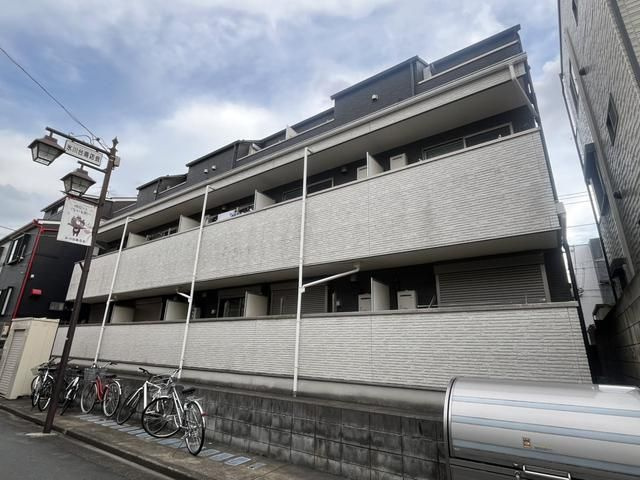 アクティ氷川台の外観