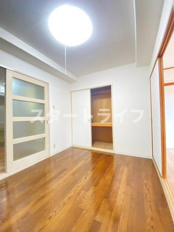 大阪市淀川区東三国６丁目の賃貸マンションの収納
