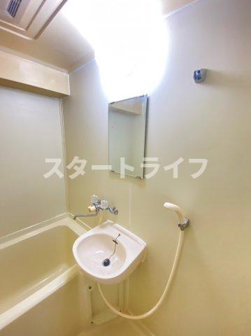 大阪市淀川区東三国６丁目の賃貸マンションの洗面所