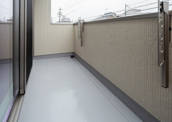 北大和３０戸建賃貸Ｂのバルコニー