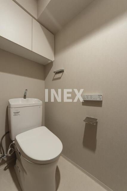 横浜市中区南仲通３丁目の賃貸マンションのトイレ