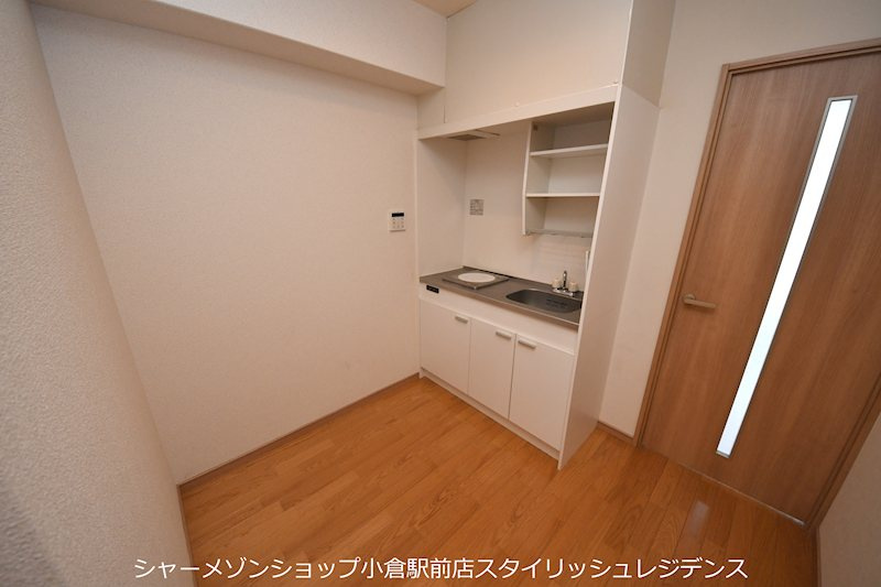 紺二ビルのキッチン