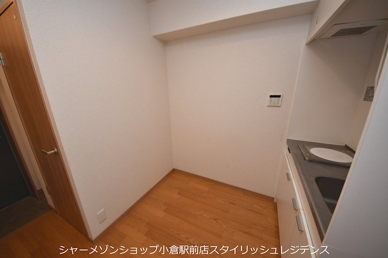 紺二ビルのキッチン