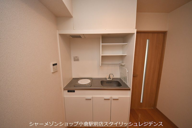 紺二ビルのキッチン