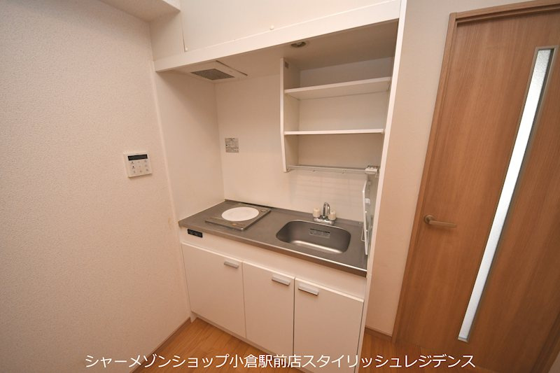 紺二ビルのキッチン