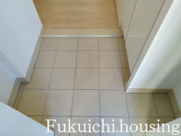 アンビエンテ経堂の玄関