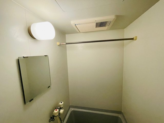 レオパレス新町の浴室|浴室乾燥機