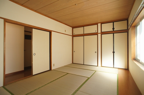 メゾン末広の和室