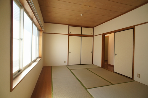 メゾン末広の和室