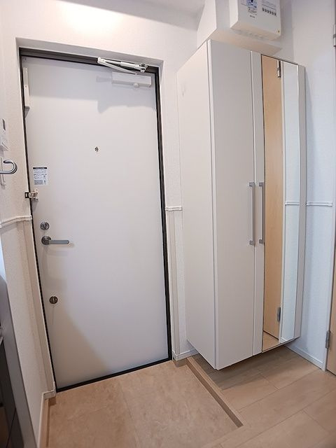 メゾン　ド　レスポワールの玄関