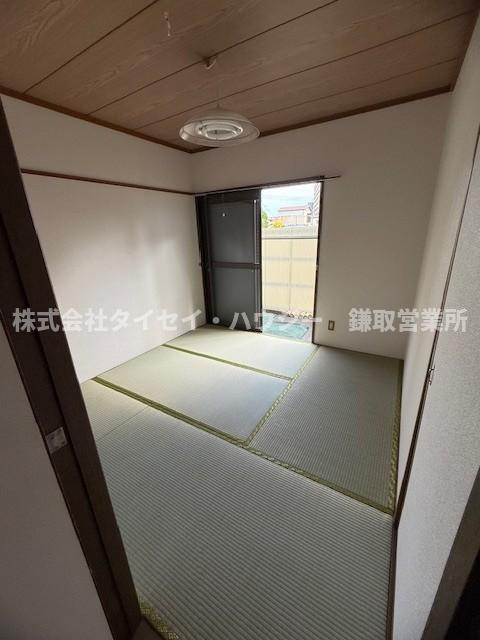 ベルゾーネ仁戸名の和室