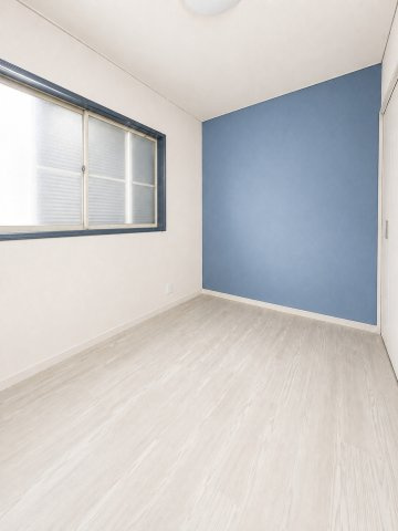 【洋室】 | ◆磯子区森２丁目　中古戸建◆ | ◆柔らかい陽光が差し込む明るいお部屋を演出する設計。彩光の取れる窓が気持ちの良いお部屋を創り上げます。