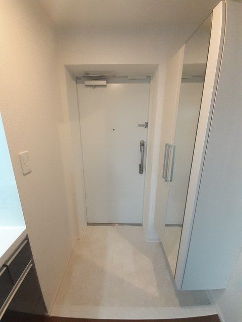 ブルーセブンの玄関