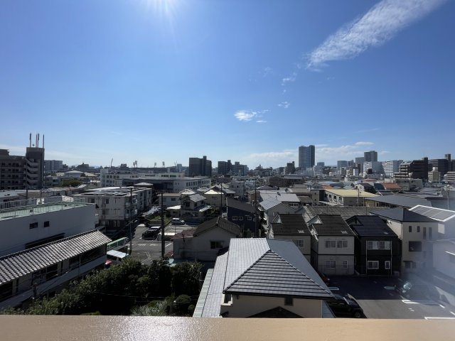 ロイヤルパレス曙町の展望|6階住戸で周辺に高い建物がないため眺望も良好です！