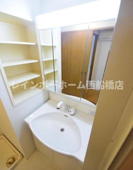 千葉市美浜区高洲３丁目のアパートの独立洗面台
