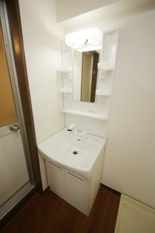 長根ハイツの洗面所