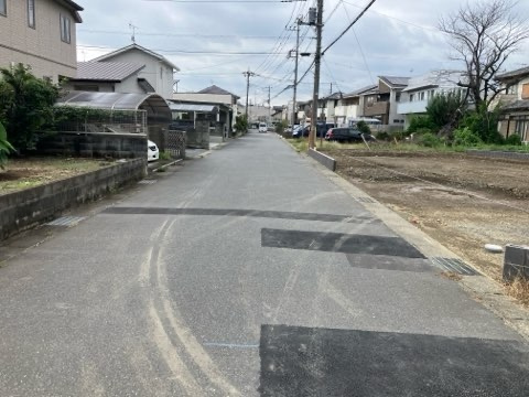 BLOOMING GARDEN　本庄市東台5丁目の前面道路含む現地写真