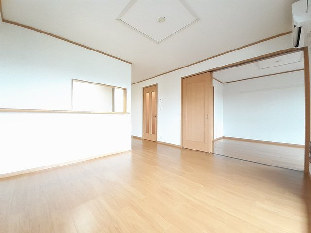 シャルマン　フィーレ　Ｃの居間・リビング