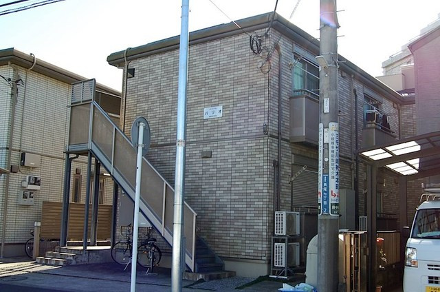 川崎市多摩区長尾７丁目のアパートの外観