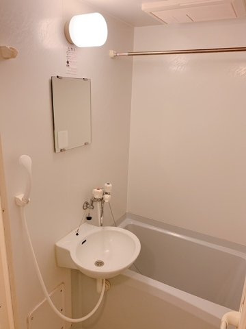 レオパレスＶｉＶｉ芦屋の浴室