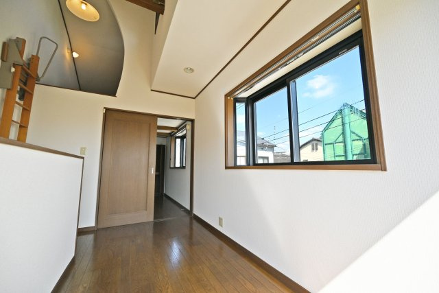 吹田市南正雀2丁目中古一戸建て│2DKのその他|廊下フリースペースは限られた空間を有効活用できる、使い方の幅が広がる便利なスペースです。