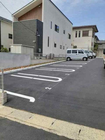 レグルスの駐車場