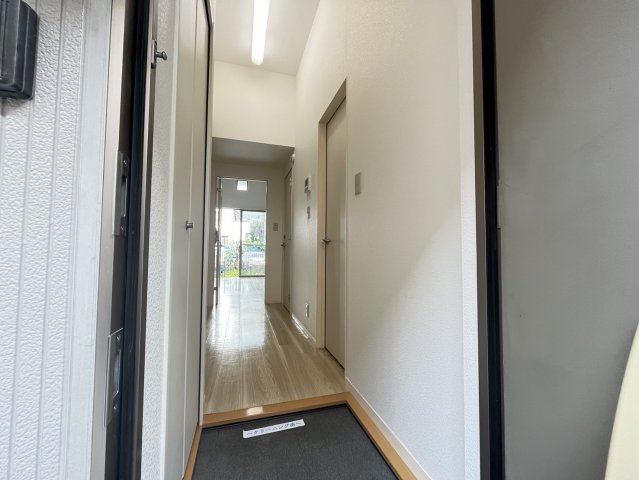 ミニョン　シレーヌ　222の玄関|※現在入居中の為別のお部屋の写真です
