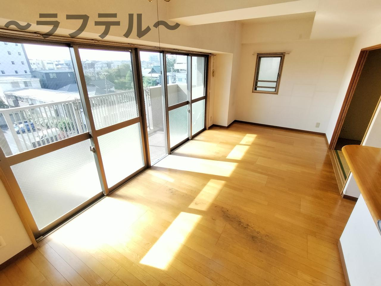 シャンゼール所沢の居間・リビング|別部屋イメージ写真