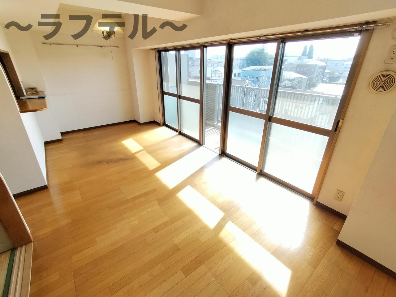 シャンゼール所沢の居間・リビング|別部屋イメージ写真
