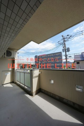 レグルスクレール【キャッシュバック対象物件】のバルコニー|暖かな日差しのふりそそぐバルコニー