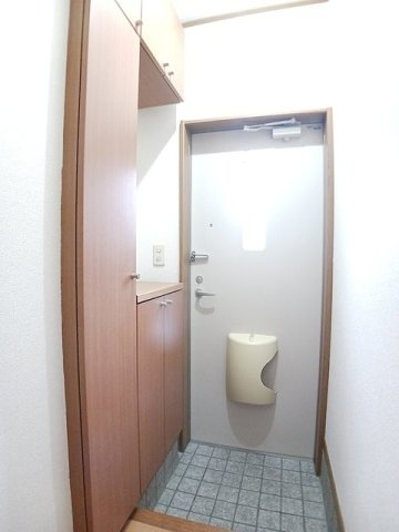 ポラリス壱番館の玄関