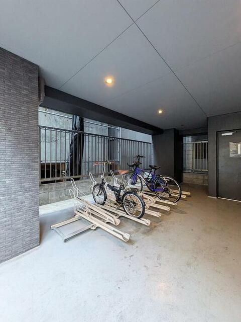 グランジット神田司町の駐車場