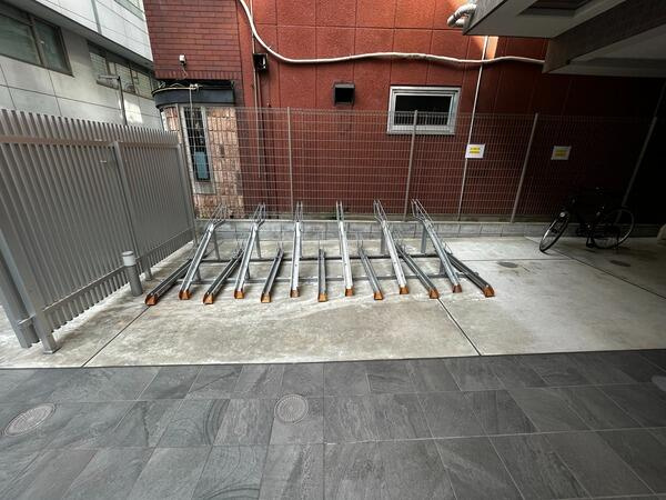 オーキッドレジデンス神田錦町の駐車場