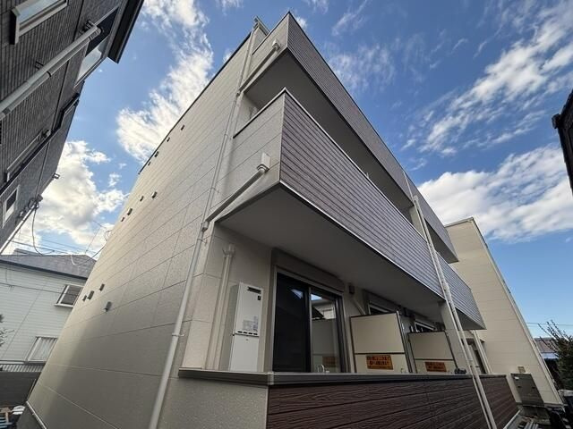 ジーメゾン川越仙波町グナーデのエントランス