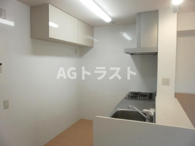 【キッチン】 | フォレスト神明 | 間取り反転のため、室内の向き・設備の位置等が異なります。