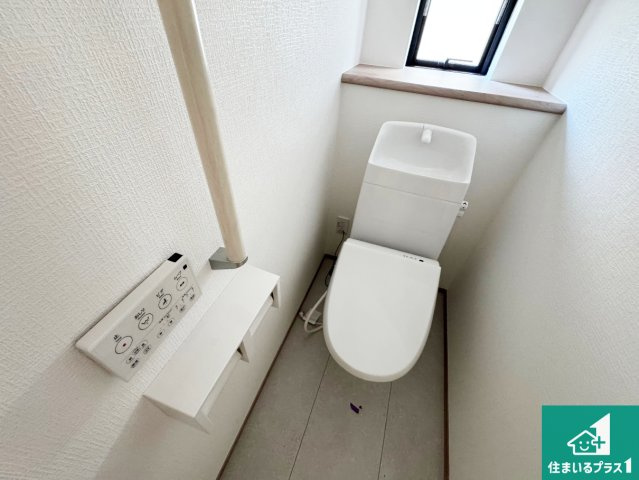 ■神戸市北区東有野台　新築一戸建てのトイレ|1・2階の2ヶ所にあるので、朝の忙しい時間の順番待ちもなく、深夜の利用にも大変便利です。