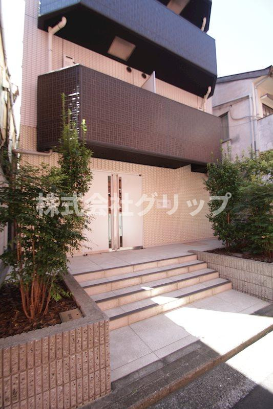 PREMIUMCUBE関内のエントランス